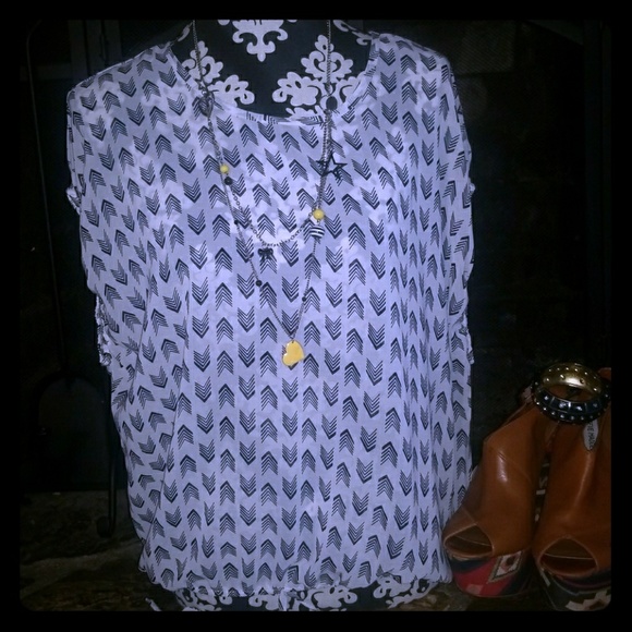 Charming Charlie blouse - Picture 2 of 6